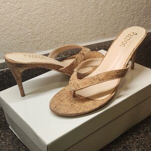 NEW! 3" Heel Thong Flip Flops Sandals In Natural Cork By Pazzion, NIB! Size 8